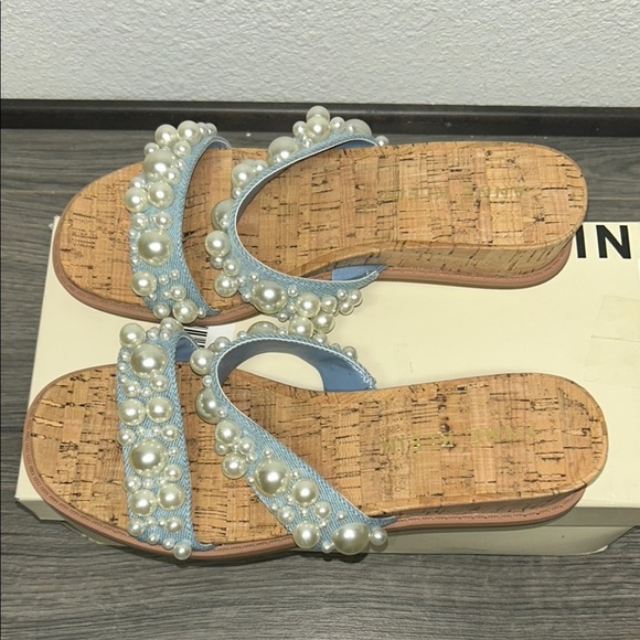 Anne Klein Women's Bessy Sandals - Picture 3 of 7